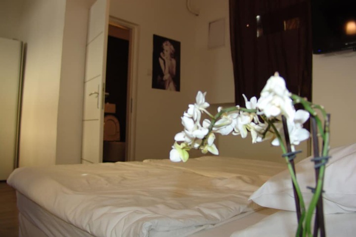 Room 30 of 62