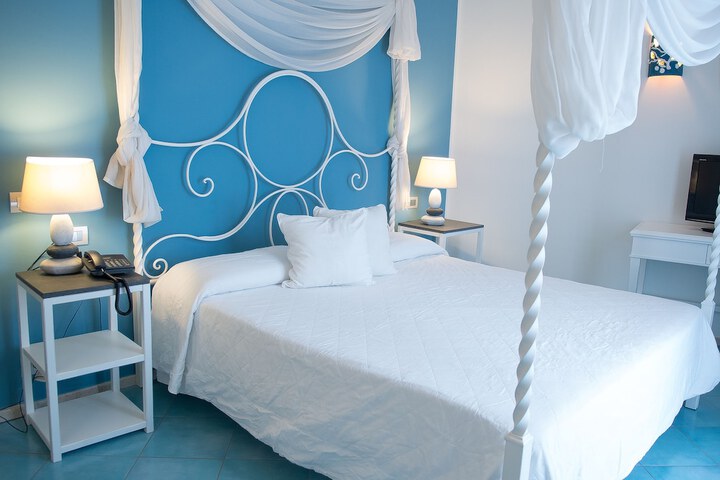 Room 29 of 85