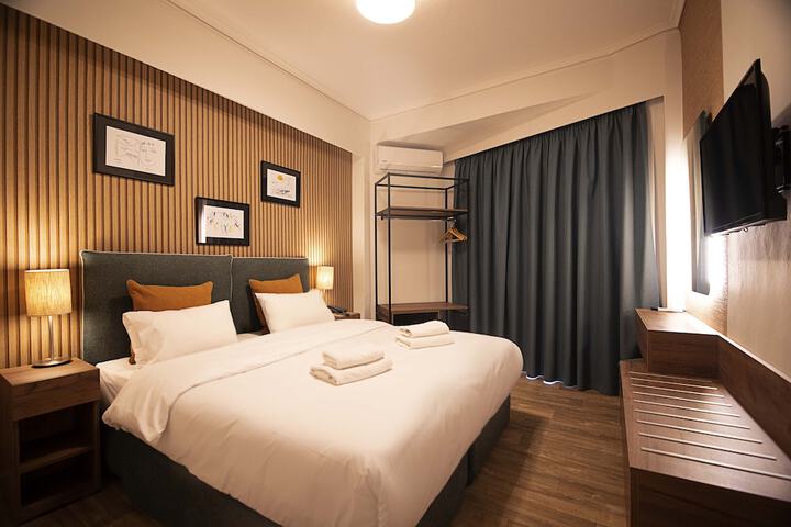 Room 10 of 19