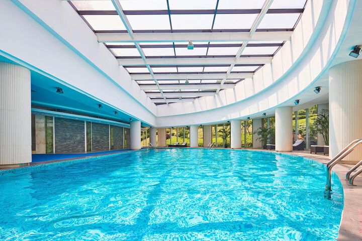 Hotel with Pool