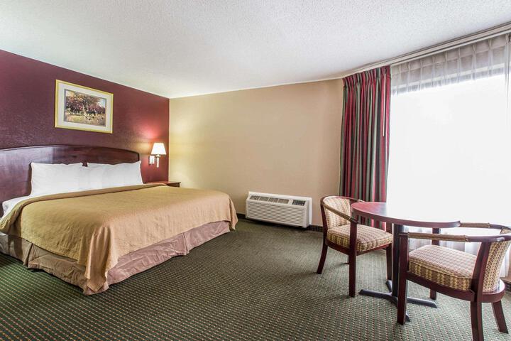 1 King Bed (5 of 15)