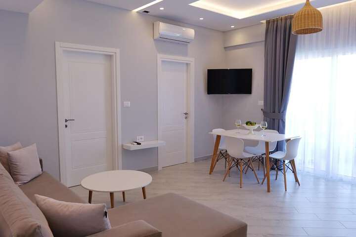 Room 2 of 48