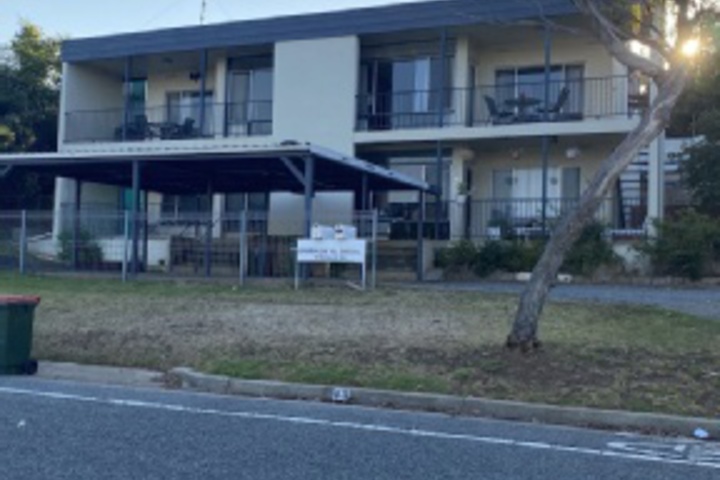Hotel 11 of 204