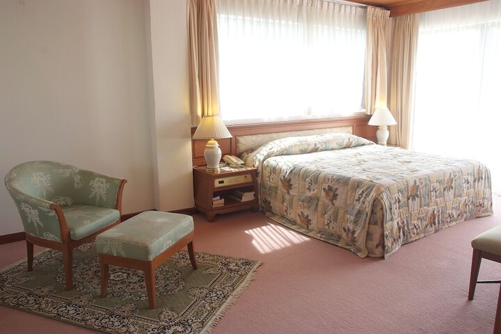 Room 7 of 49
