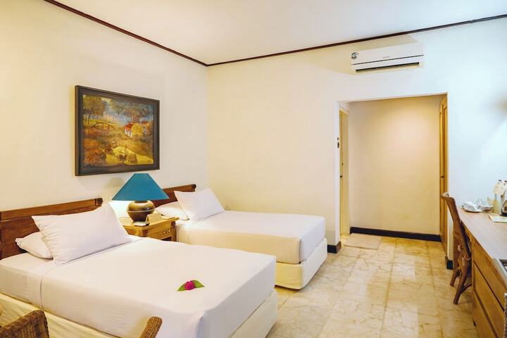 Room 18 of 120