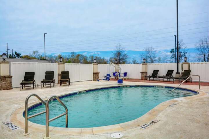 Pools & Facilities