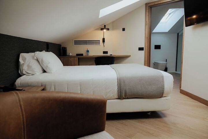 Room 32 of 69
