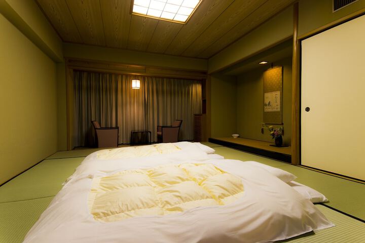 Room 4 of 50
