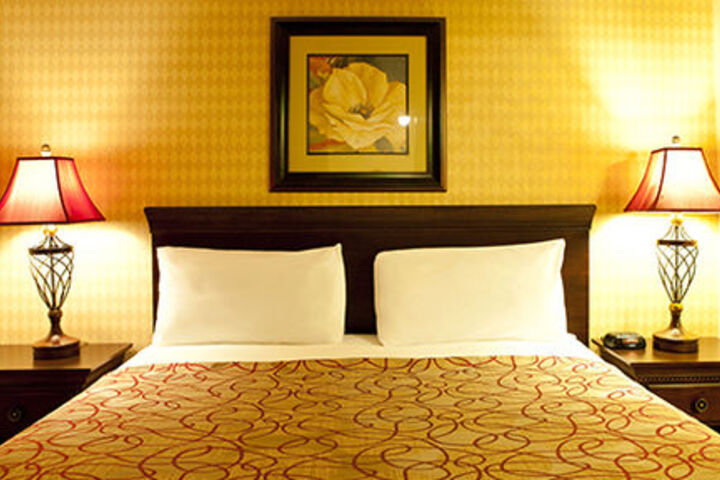 Room 8 of 77