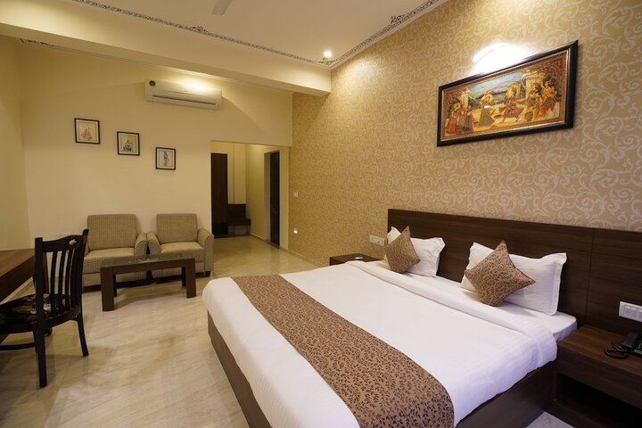 Room 9 of 49