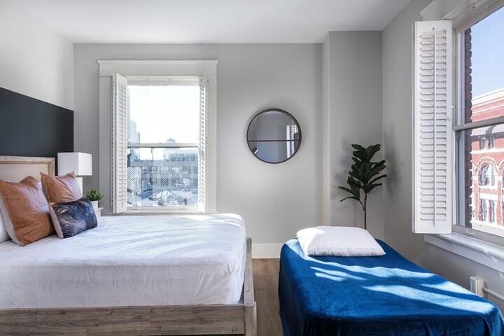 Room 68 of 200