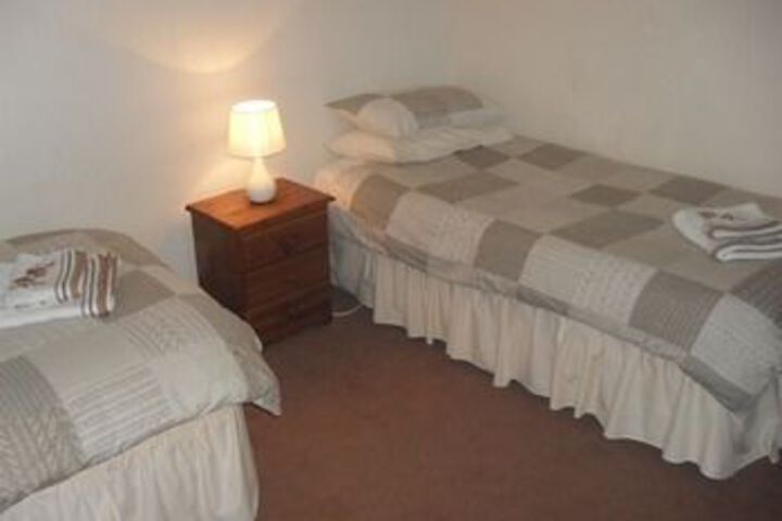 Room 9 of 14