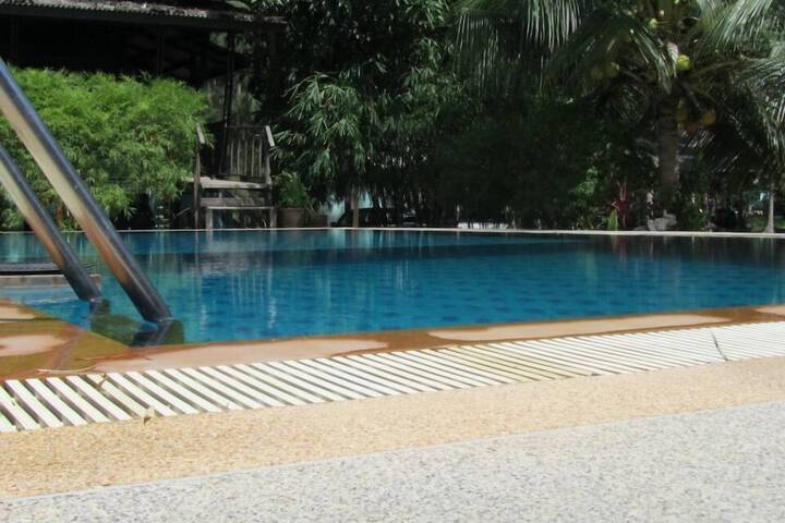 Pools & Facilities