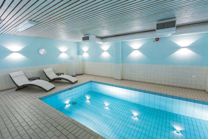 Pool 60 of 95