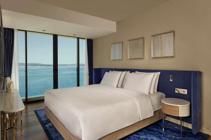 Room 21 of 105