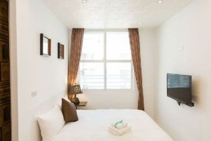 Room 18 of 40