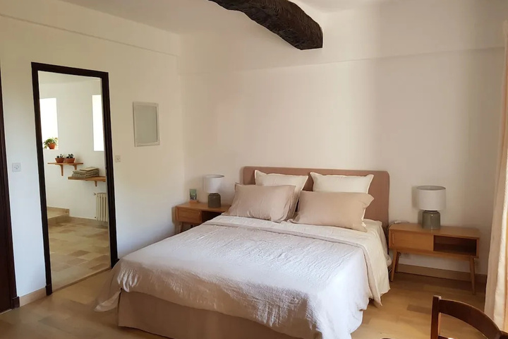 Room 5 of 13