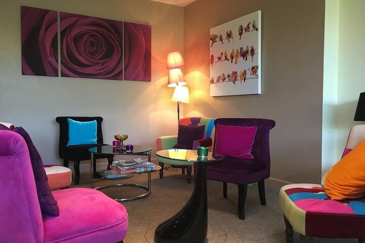 Lounge 40 of 51