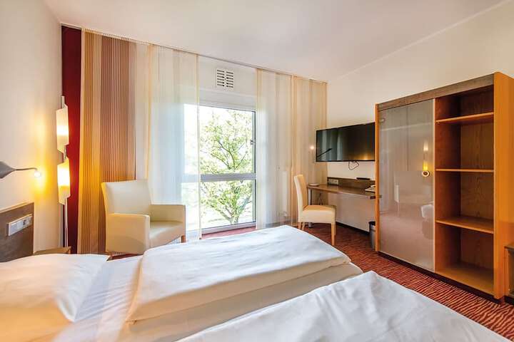 Room 11 of 130