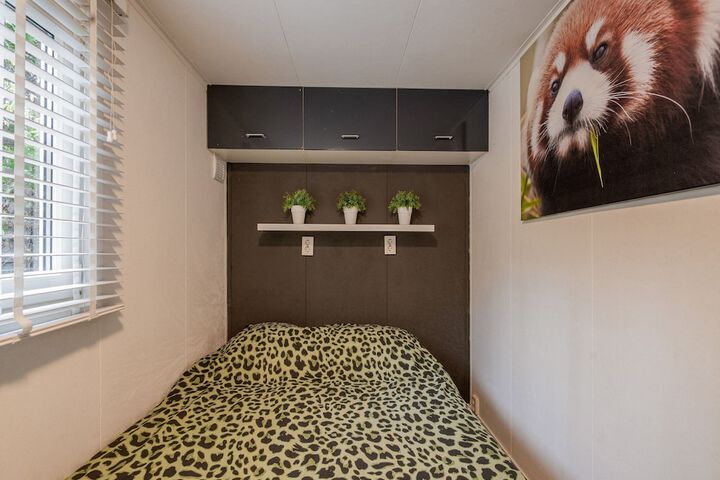 Room 5 of 38