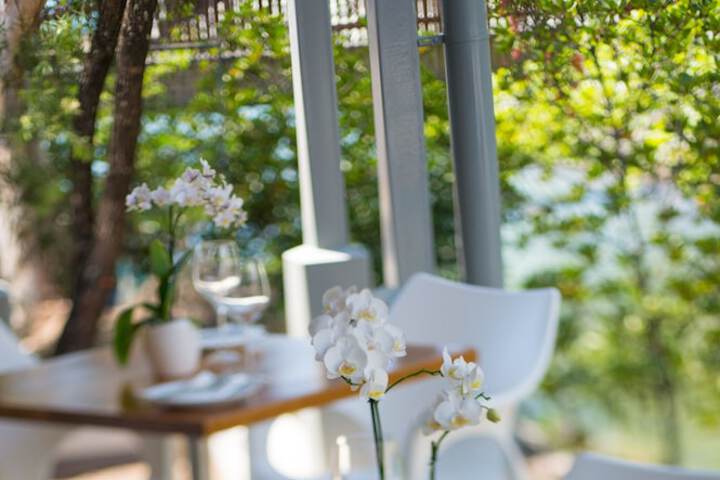 Dining Photos