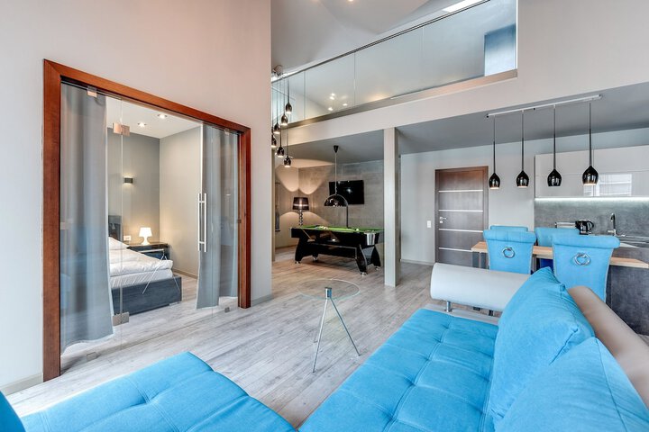 Room 28 of 183