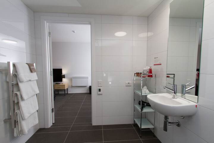 Room 53 of 65