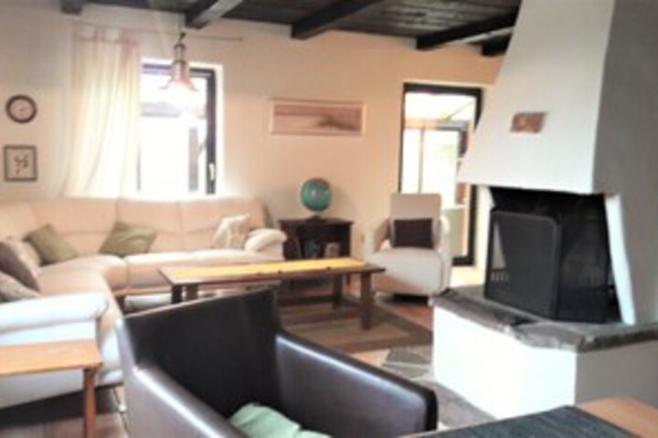Room 7 of 11
