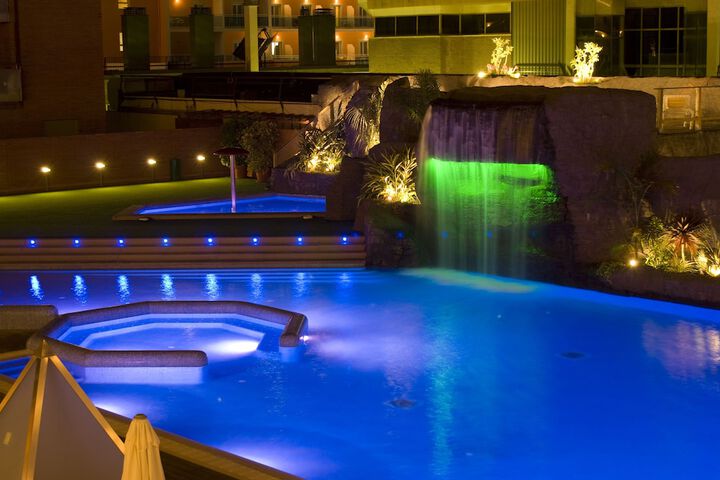 Hotel with Pool