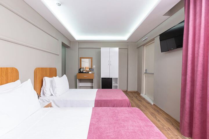Room 17 of 40