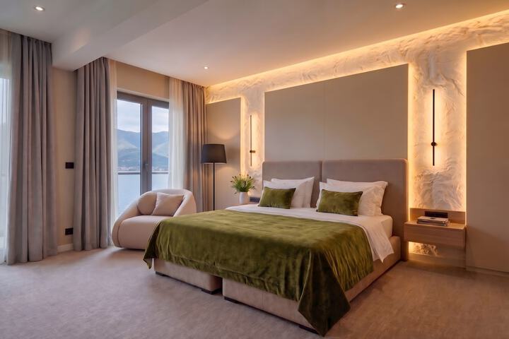 Room 5 of 27