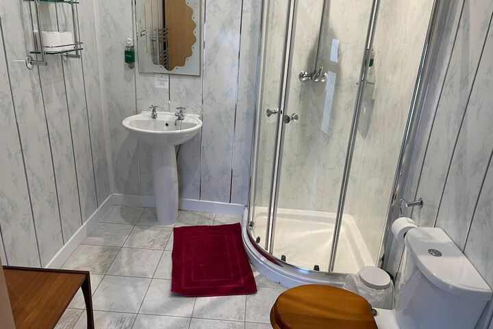 Room 10 of 12