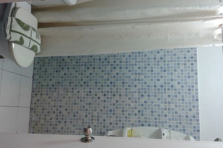 Room 20 of 34