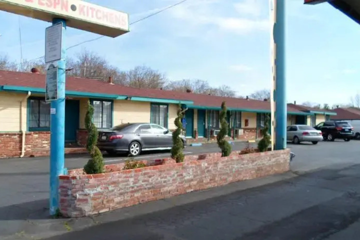 Exterior of SOLANO LODGE