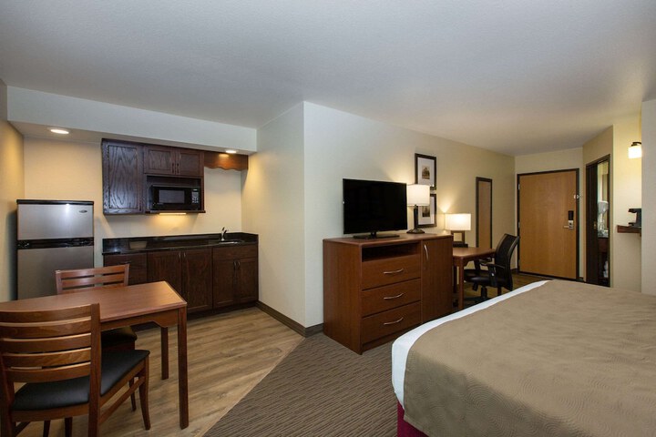 1 King Bed (16 of 16)