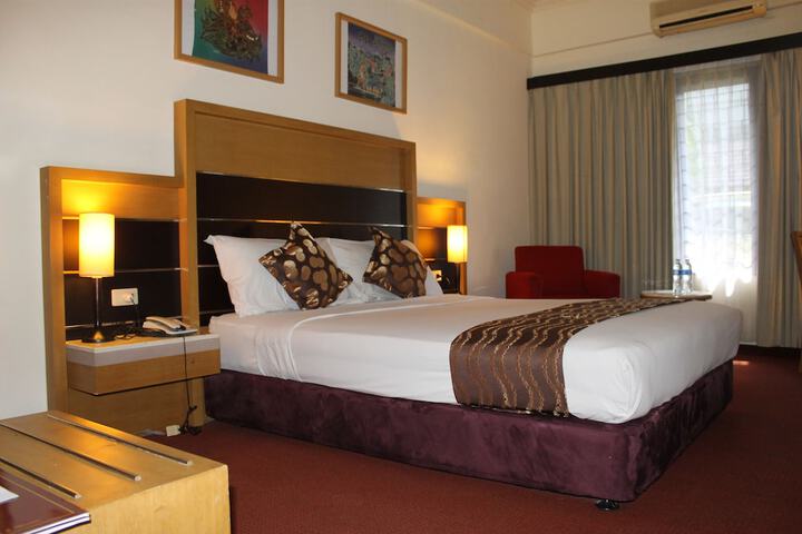Room 3 of 18