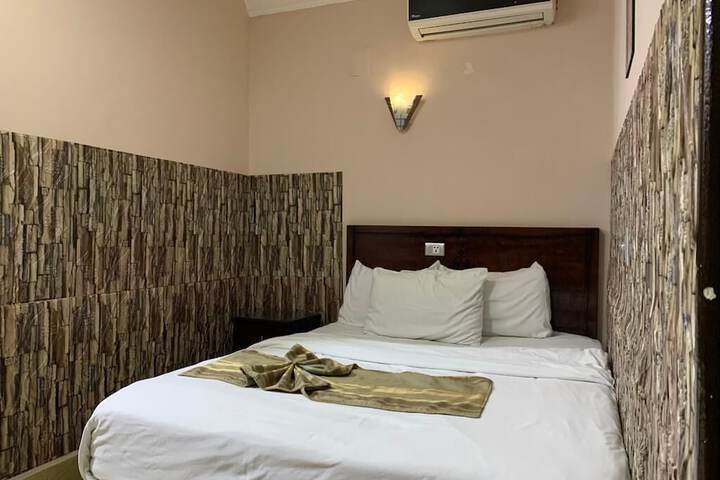 Room 26 of 92