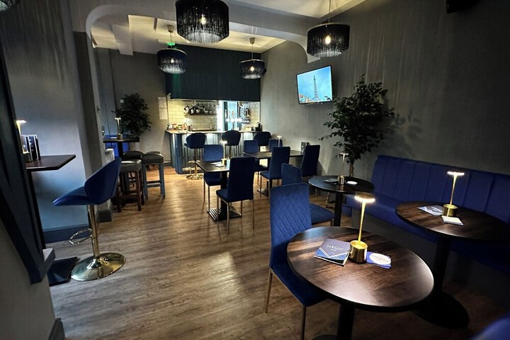 Lounge 26 of 31