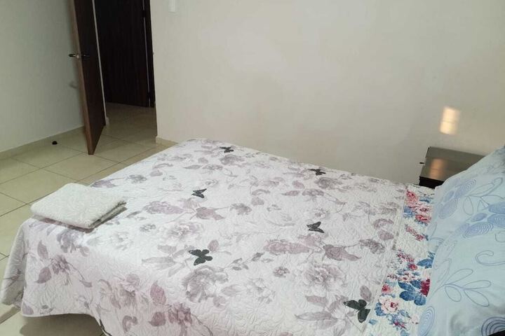 Room 21 of 27