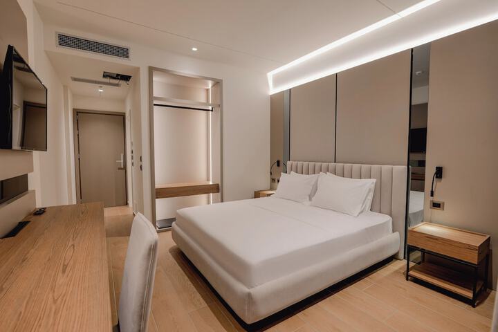 Room 13 of 43