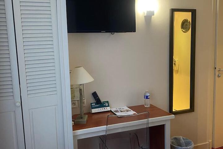 Room 16 of 46