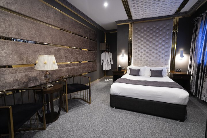 Room 18 of 36