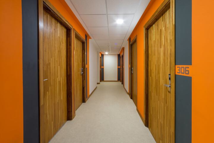 Ballroom/Hall 40 of 44