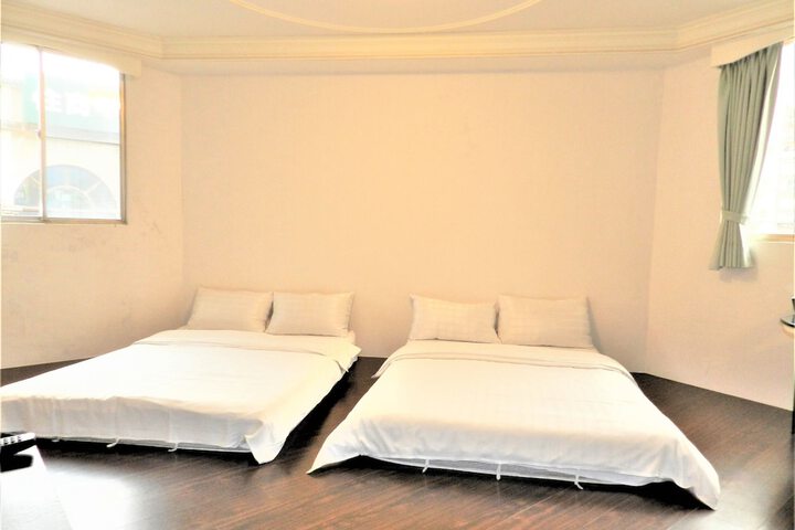 Room 71 of 232