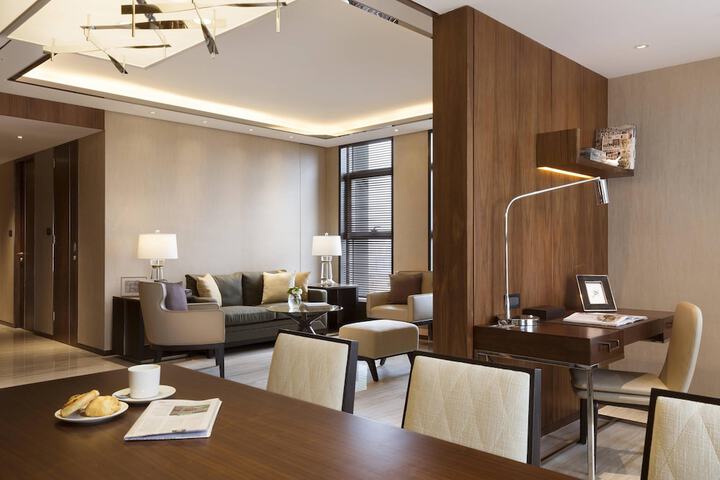 Room 10 of 52