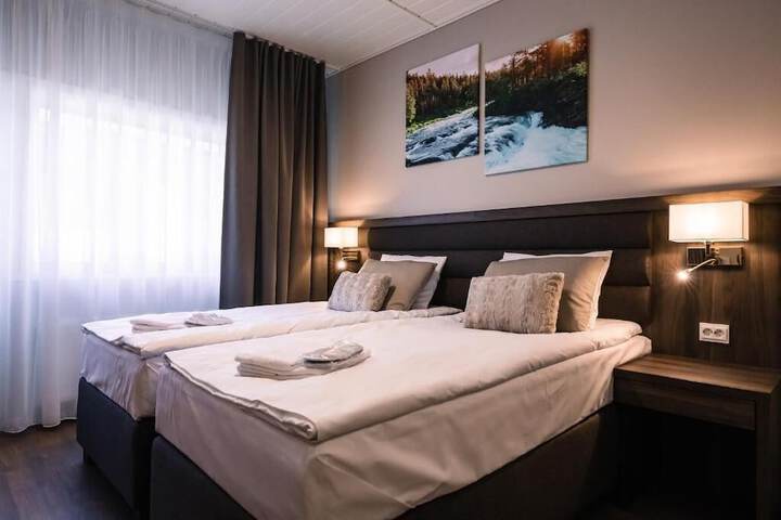 Room 4 of 43