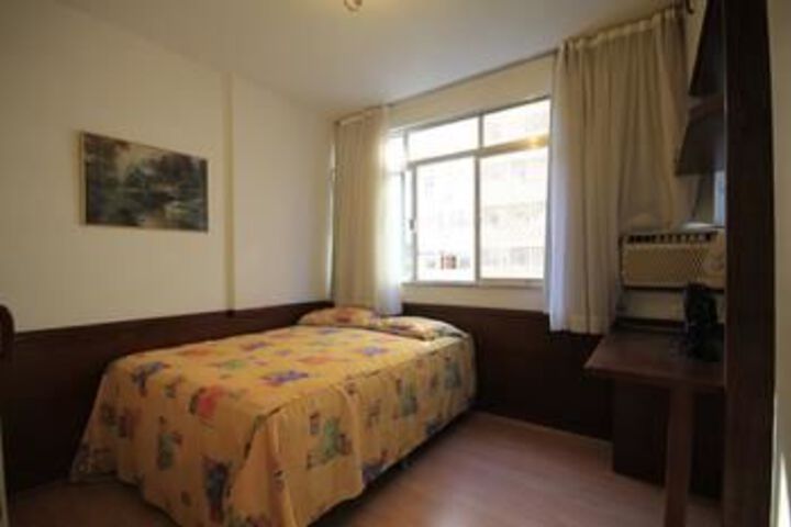 Room 13 of 34