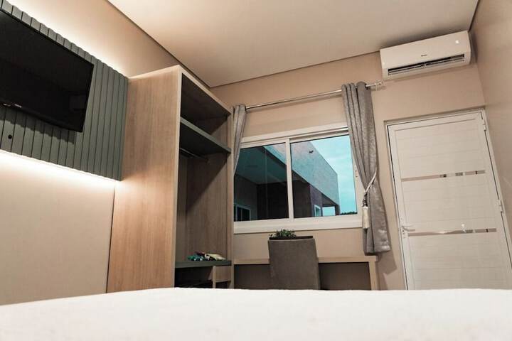 Room 27 of 48