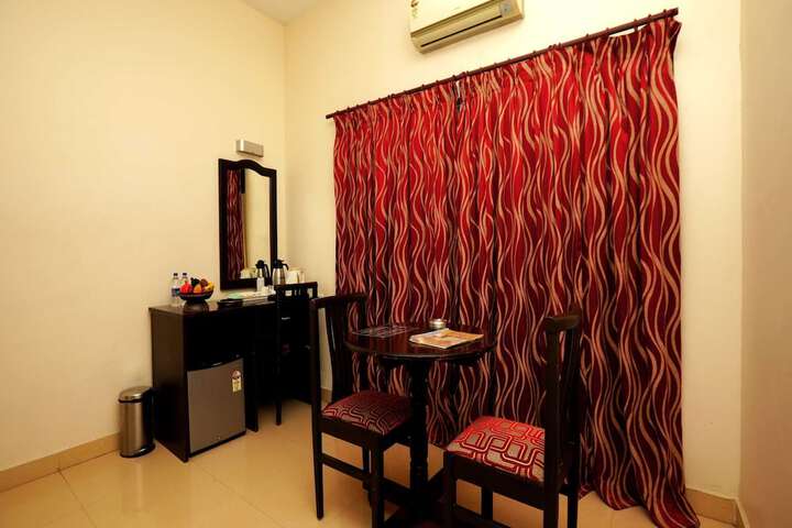 Room 6 of 14