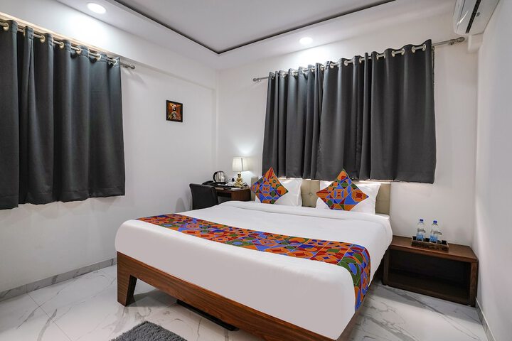 Room 15 of 28